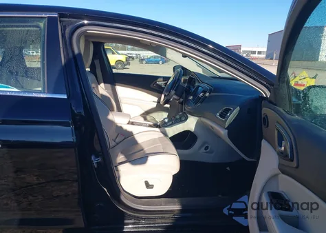 2015 Chrysler 200 C z USA, uszkodzony, nr VIN 1C3CCCCG8FN565708